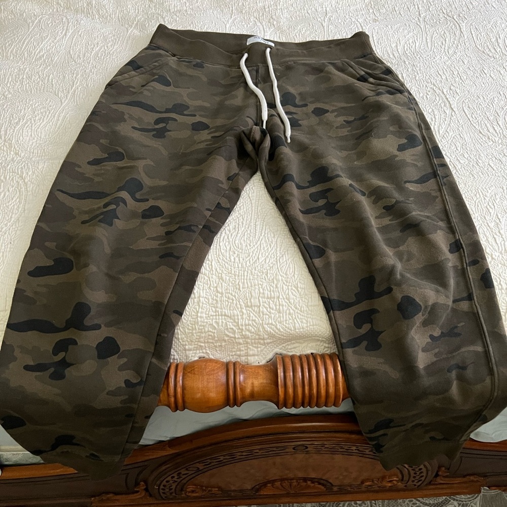 Old navy camo mens joggers